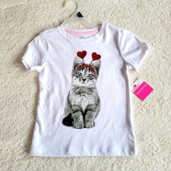 New girl's Valentine's day t-shirt loving kitten - Picture 1 of 2